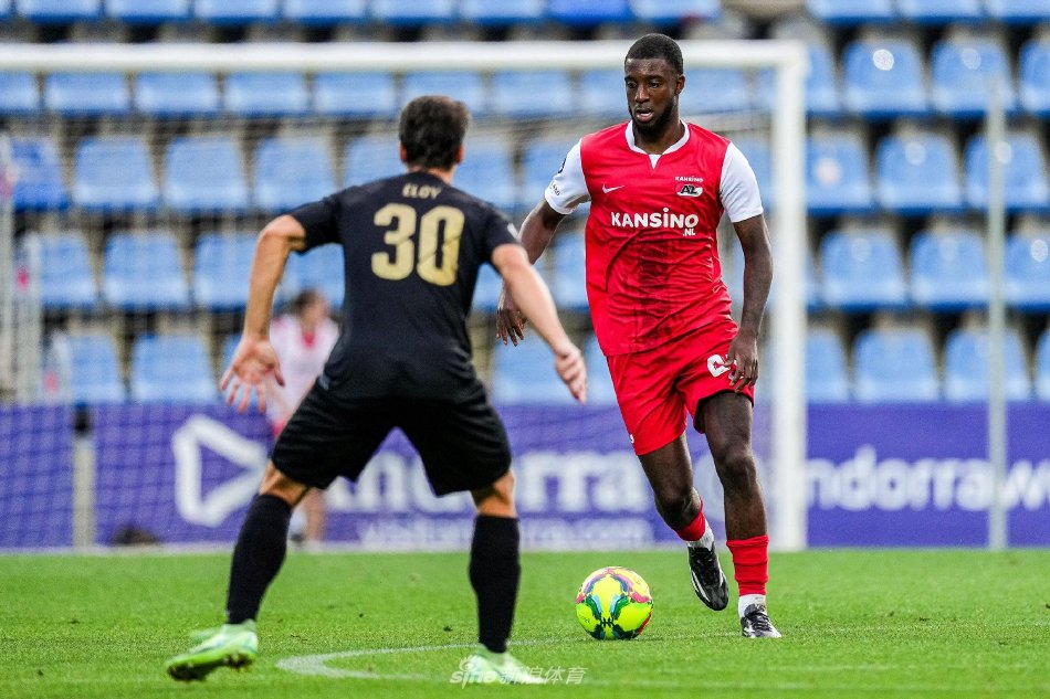 中国足球的 中国足球的